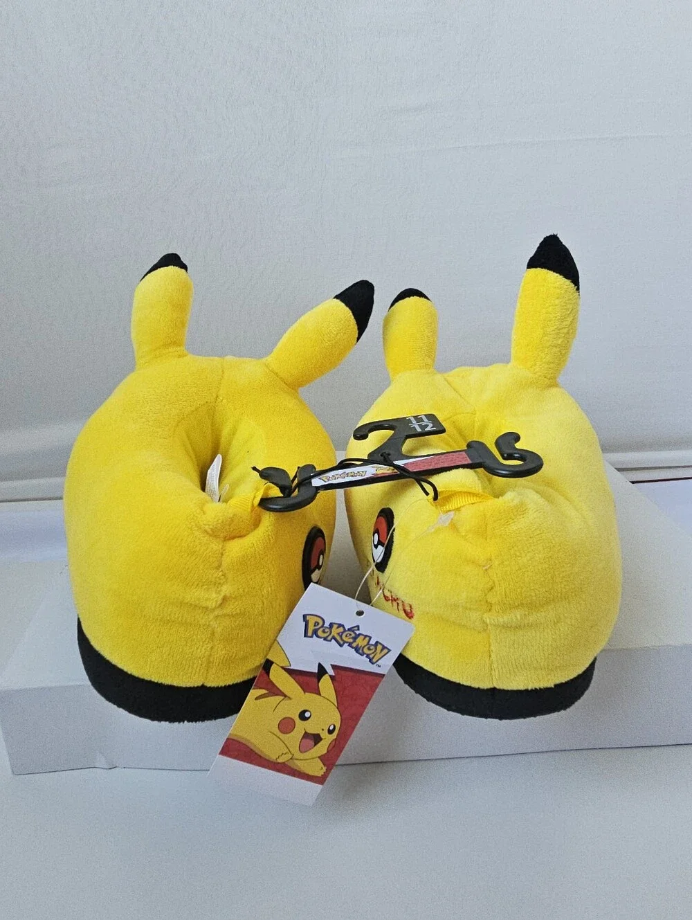 Pokémon Ground Up Pikachu 3D Plush Slippers Size 11-12 NWT